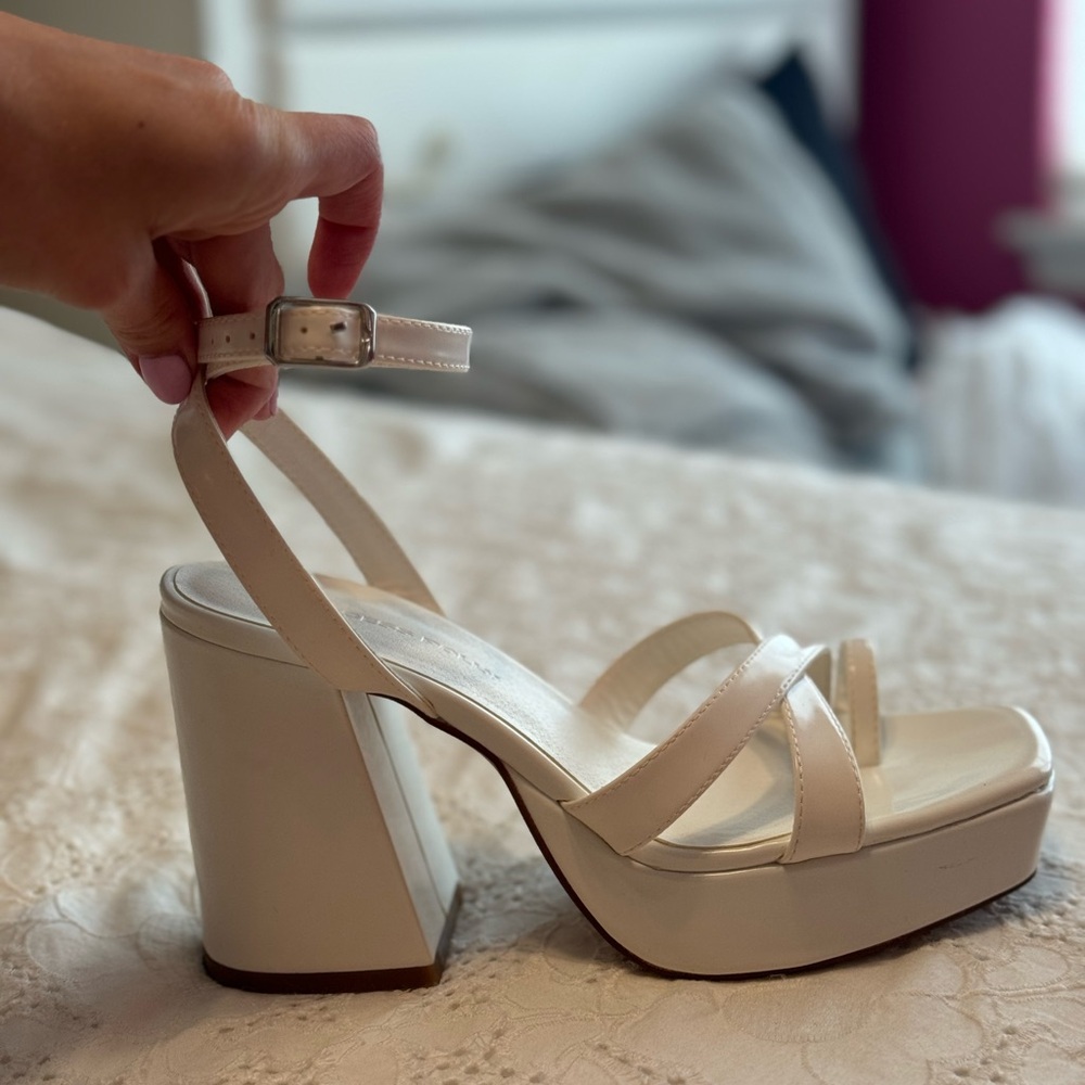 Princess Polly Caprice Heels- White. Size 6. Worn once. Excellent condition.